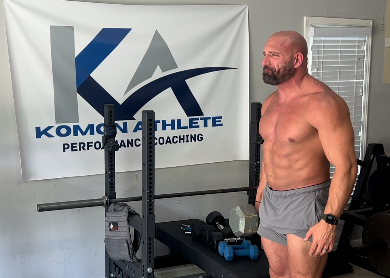 KomonAthlete 8 week dumbbell only strength program: Shred fat, build lean muscle, and get ridiculously conditioned from the comfort of your living room!